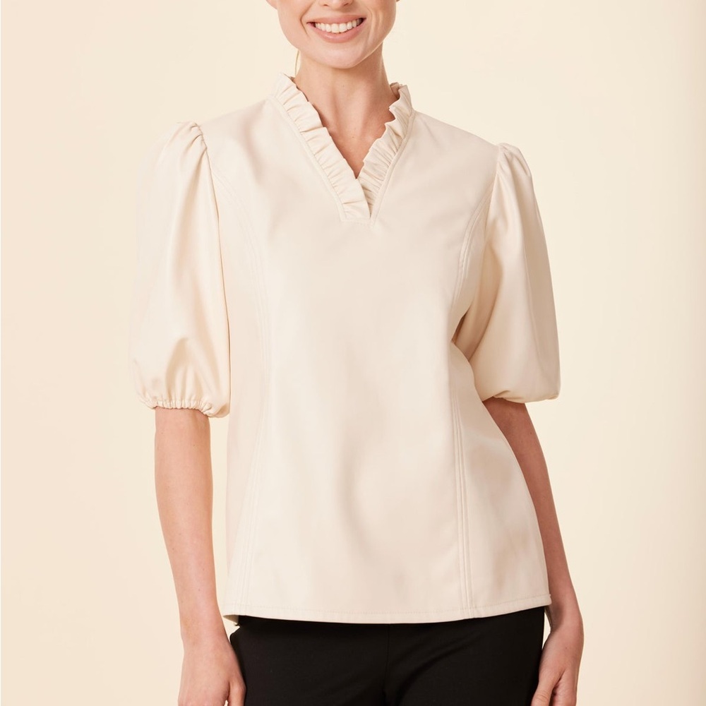 VOY Cream Women's Top